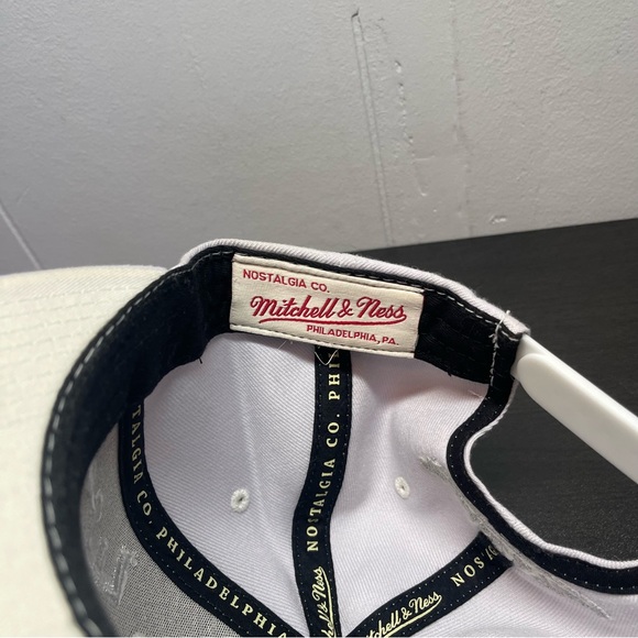 Mitchell & Ness NBA We The North, Toronto Raptors White Snapback Hat. - Picture 6 of 7